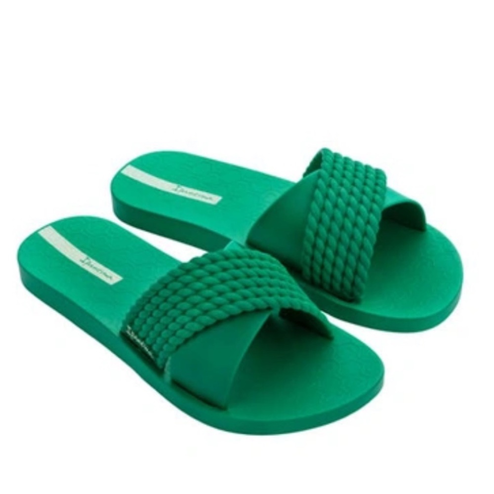 IPANEMA STREET II SLIDE SANDALS IN GREEN 6 URBAN OUTFITTERS